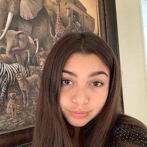 Meet your Posher, Viviana